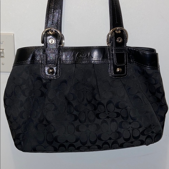 Black Signature Coach Handbag (F13743) - Picture 3 of 8